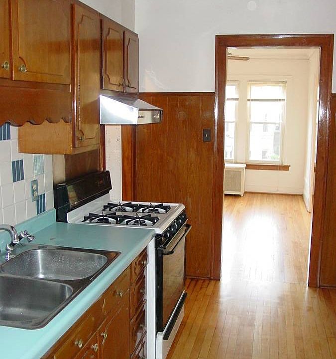 1st image of 1463 W Summerdale Ave #2