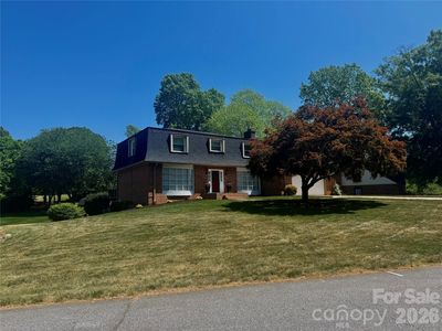 3740 6th St NE, Hickory, NC, 28601
