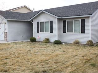 924 N Douglas Ave, Pasco, WA 99301