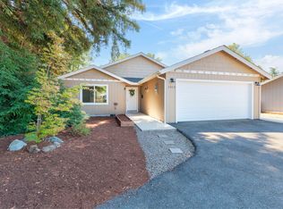 1015 SW G St, Grants Pass, OR 97526