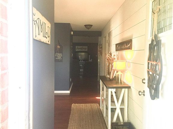 4th image of 117 Cherrybrook Dr