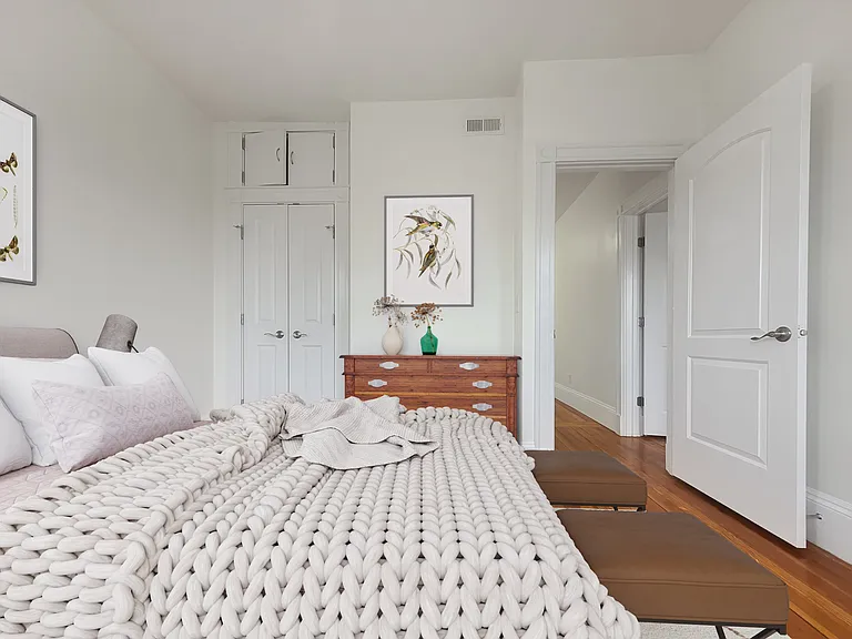 126-128 London St #1 — Photo 4