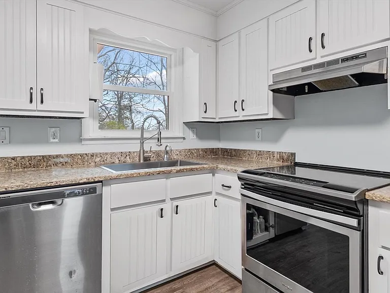 201 Hunter Dr — Photo 10