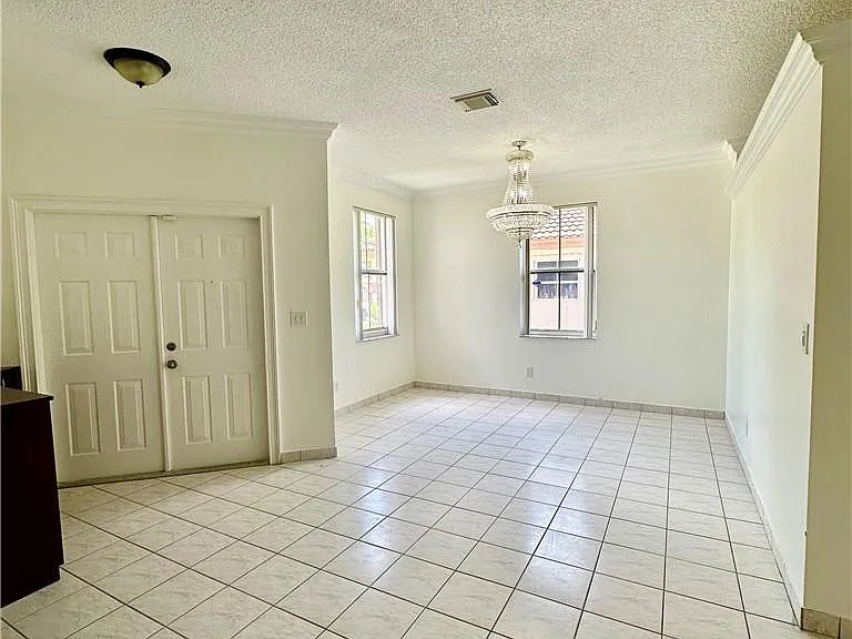 7470 NW 1st Pl — Photo 2
