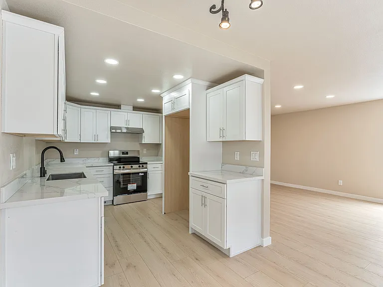 19723 Redwood Rd — Photo 13