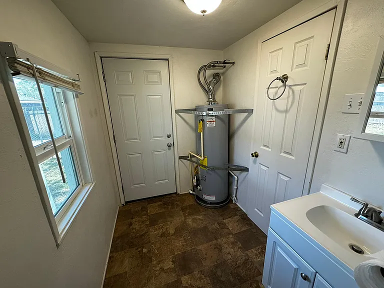 212 E Pine St #2 — Photo 3