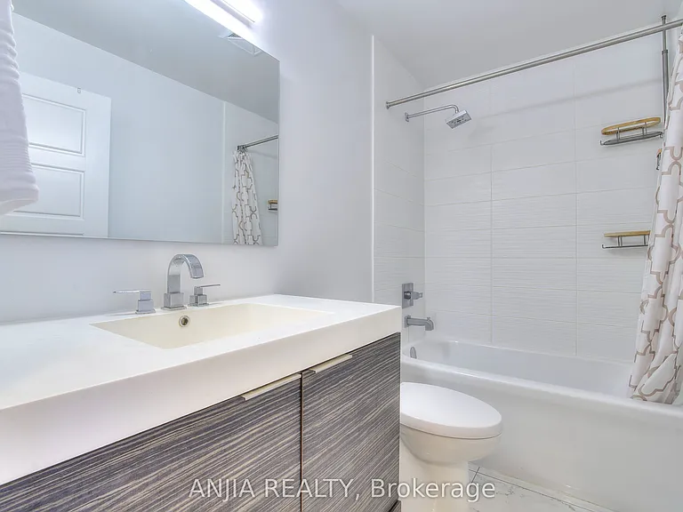 318 Richmond St W #3106 — Photo 9