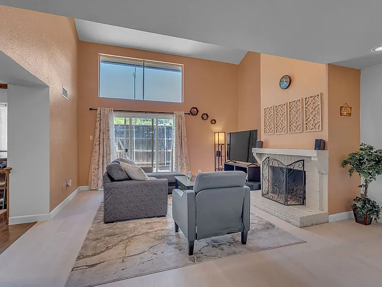 6433 Southpoint Dr — Photo 5