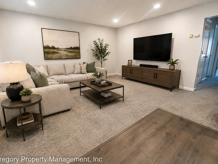 1815 Central Ave #202 — Photo 1