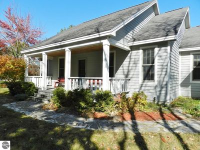 9554 Westwood Dr, Traverse City, MI, 49685