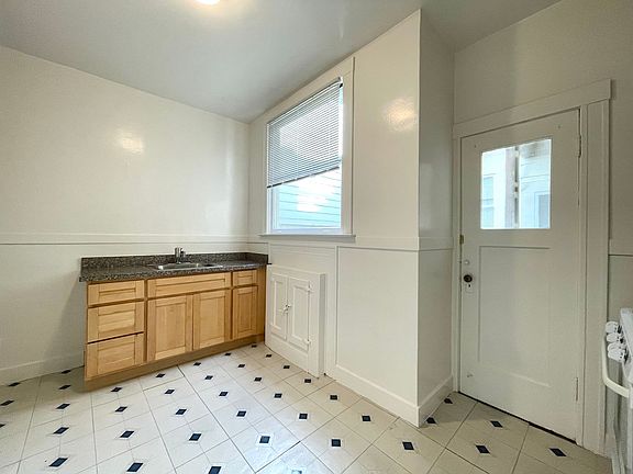 4th image of 1230 Hyde St APT 1