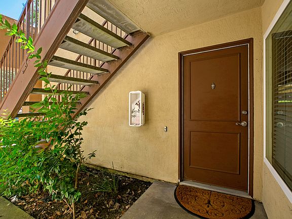 4th image of 15293 Maturin Dr Unit 90
