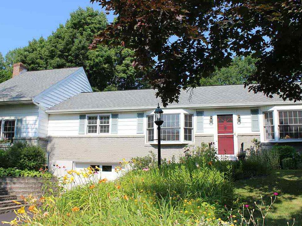 1st image of 37 Fane Ct