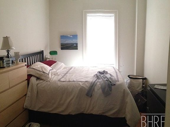 5th image of 148 Montague St APT 6