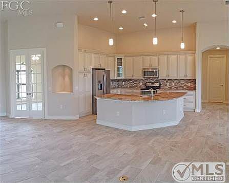 3rd image of 2302 SW 39th Ter
