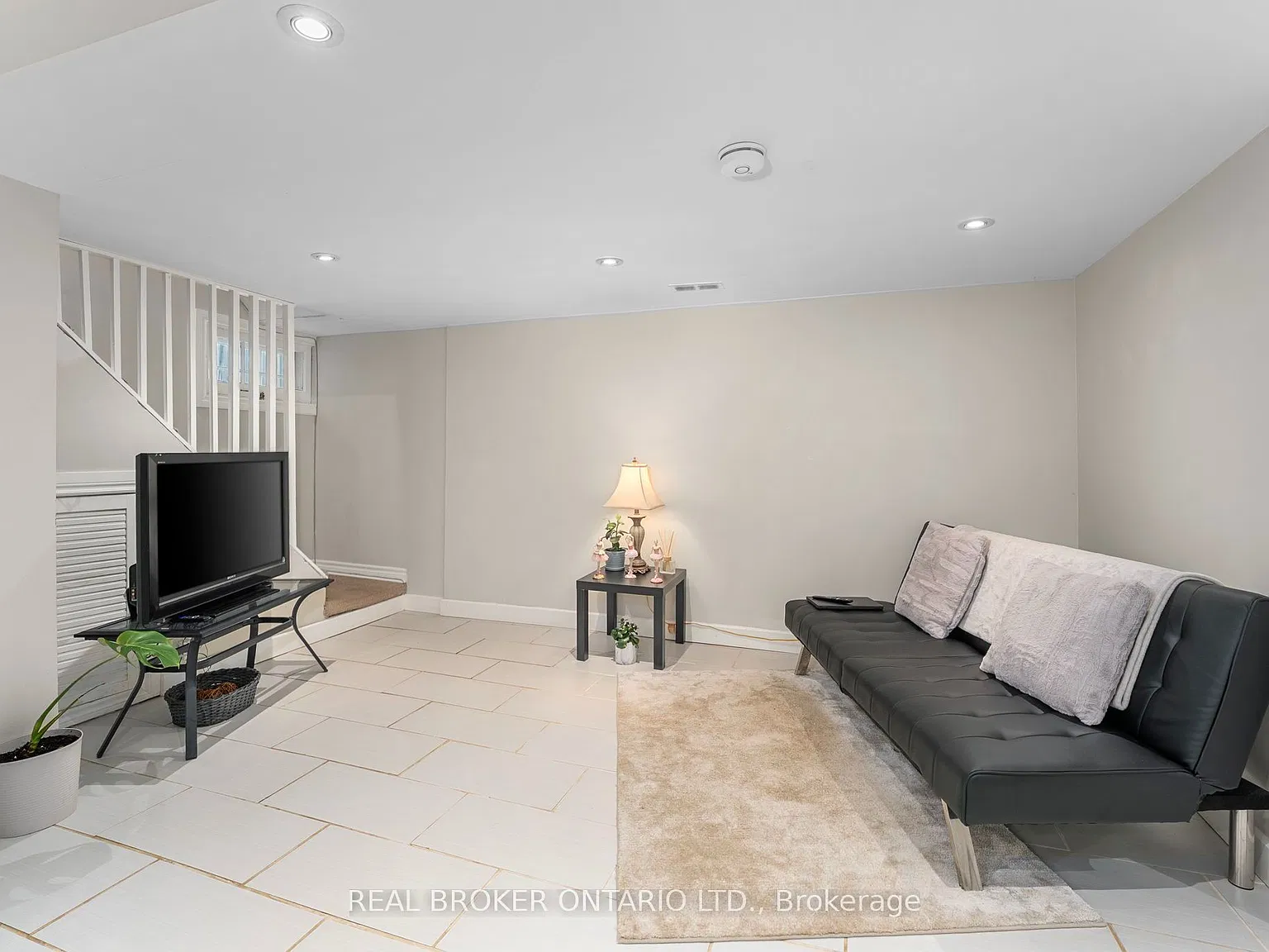 2 bed, $1,650 — Photo 4