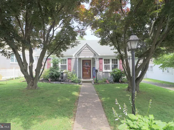 9253 Exeter Rd, Philadelphia, PA 19114