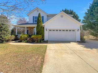 22 Rustcraft Dr, Greer, SC 29651