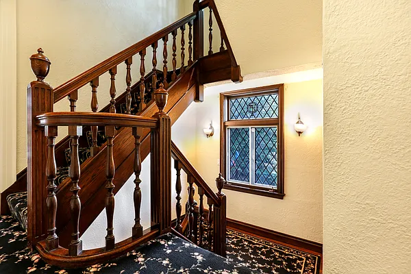 Sold by E Realty International Corp | media 15