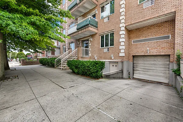 Rented by Compass | media 43