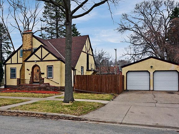 2nd image of 1901 Hyacinth Ave E