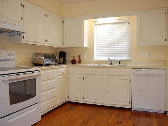 Beautiful updated kitchen.