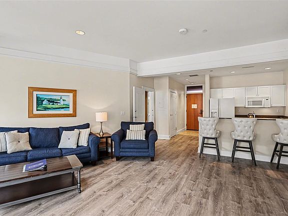2nd image of 4205 Main St #53
