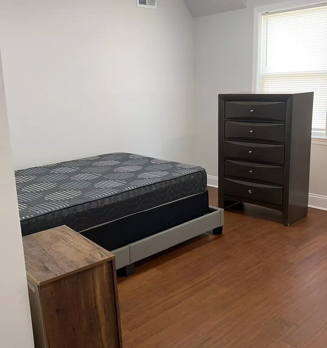 4 bed, 1184 sqft, $1,000 — Photo 4