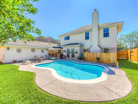 4th image of 903 Persimmon Pointe