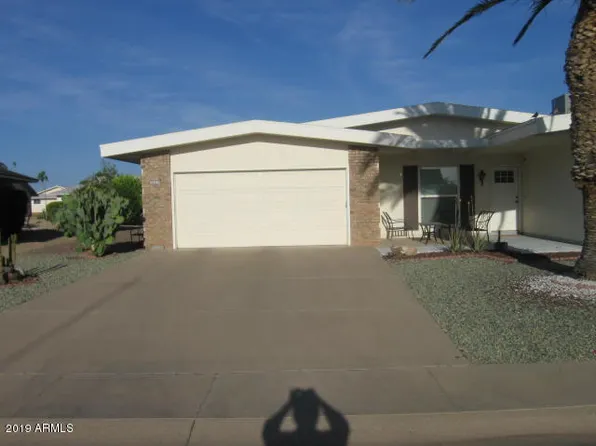 20021 N 106th Ave, Sun City, AZ 85373