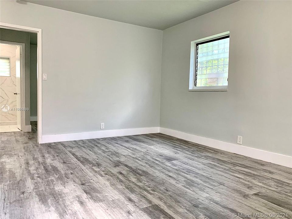 1st image of 2901 NW 18th St #9