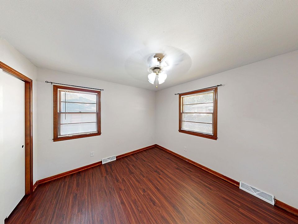 1st image of 127 SW South Ave #2B-631592