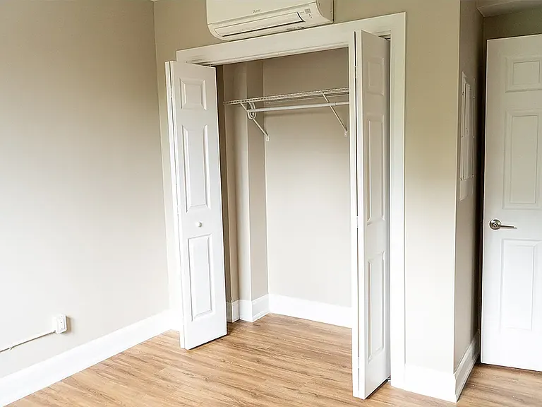 540 King St E #C7 — Photo 11