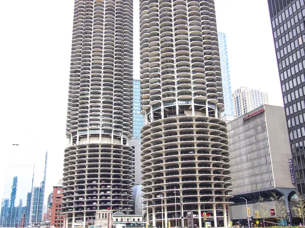 300 N State St, Chicago, IL