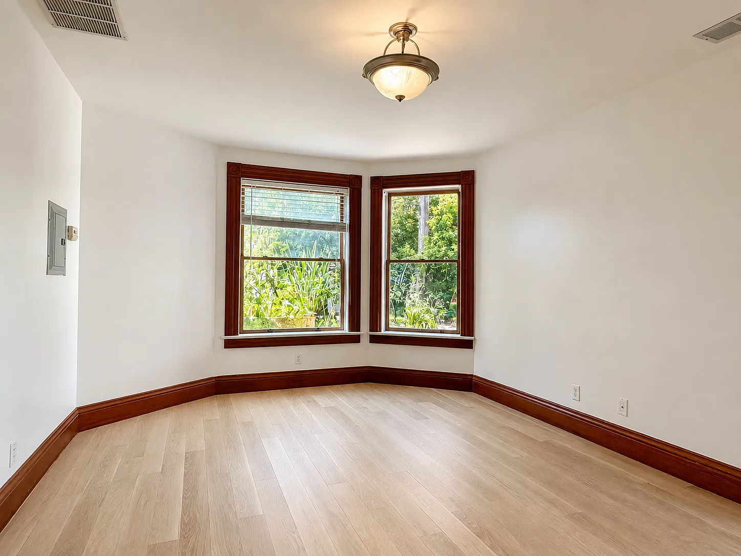 1 bed, 750 sqft, $2,500 — Photo 3
