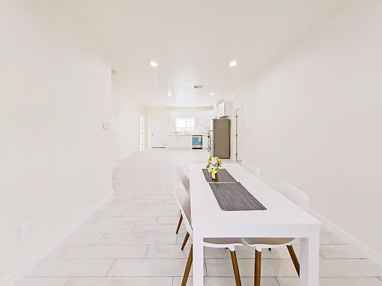 10572 Chamberlain Ave — Photo 10