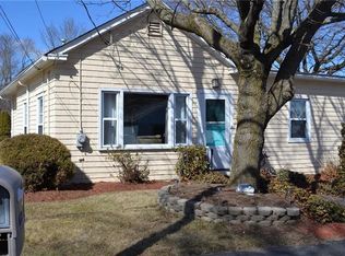9 Woodland St, Cumberland, RI 02864