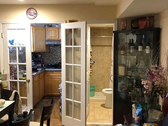 3rd image of 519 Greeley Ave