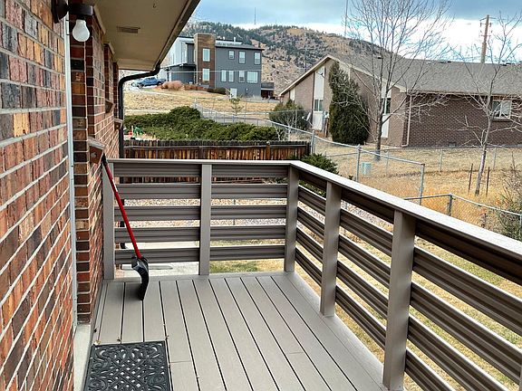 Patio deck area with mountain views!