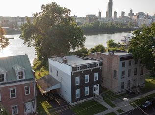 33 Broadway, Rensselaer, NY 12144