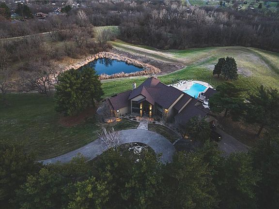 2nd image of 4112 Miller Rd