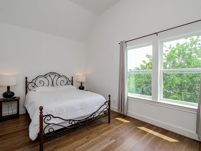 1512 Stuart St — Photo 29