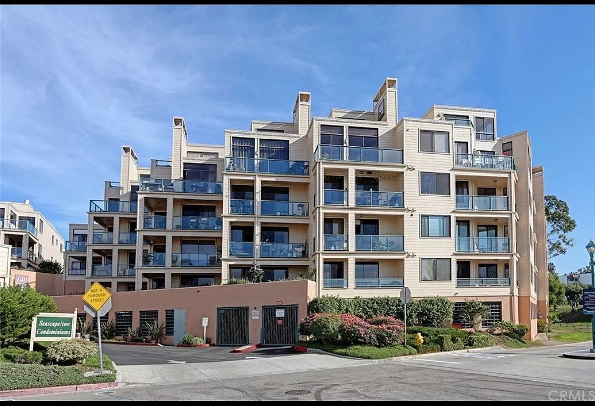 2 bed, 1330 sqft, $4,900 — Photo 1