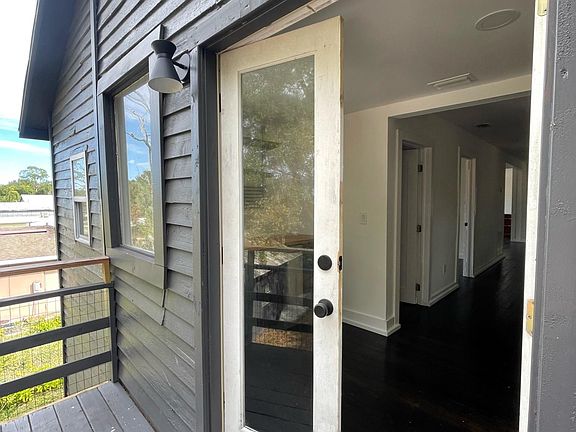 4th image of 24 Louise St #B