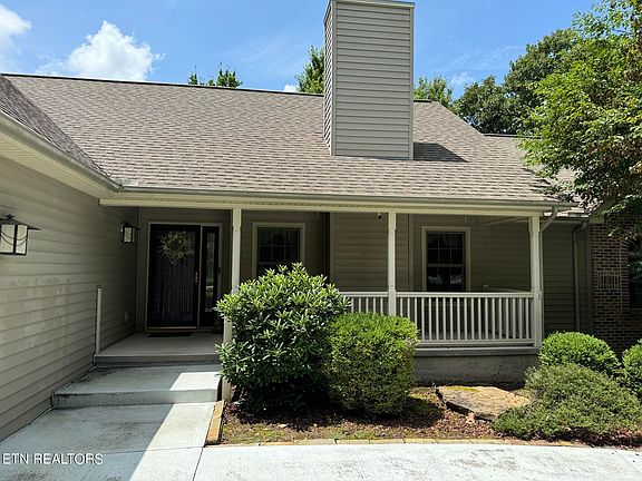 3rd image of 624 Westchester Dr