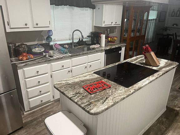 3rd image of 2212 Ridgecrest Dr