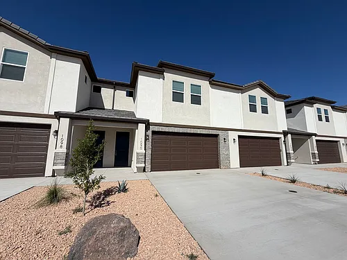 1098 S 4380 W Photo 1