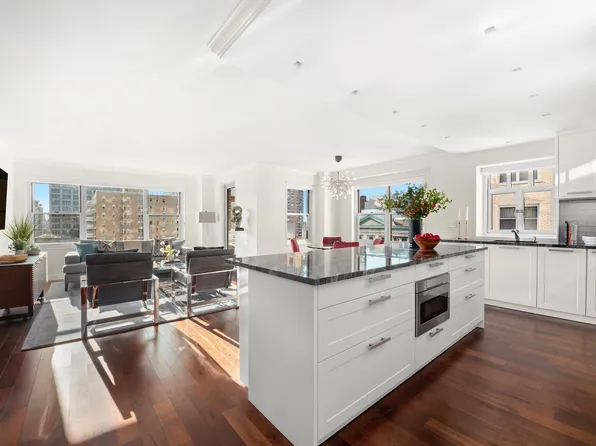 20 East 9th Street image 1 of 24