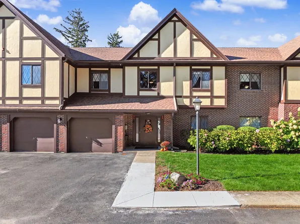 29 Rainbow Pond Dr APT B1, Walpole, MA 02081