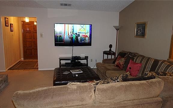4th image of 1720 Mayflower Dr